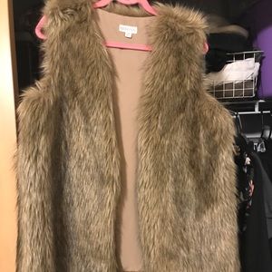 Fake fur vest